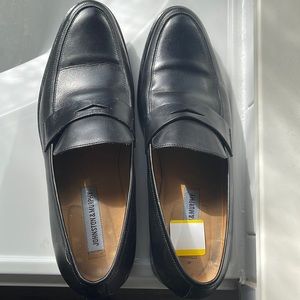 Handsome Johnston & Murphy Black Dress shoes